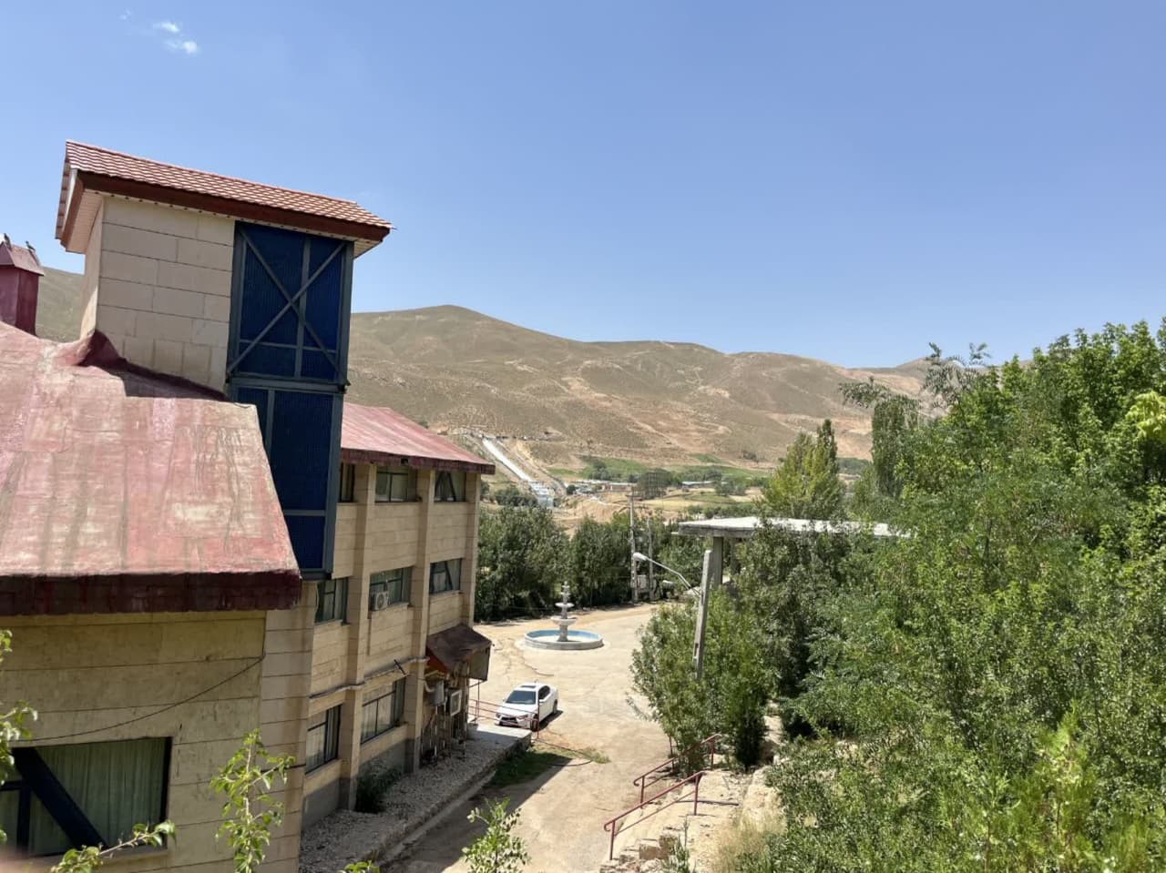 نمای بیرونی هتل